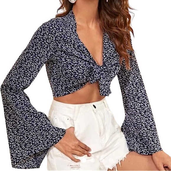 🌸 5/$10 SHEIN Navy Blue Floral Print Tie Crop Top Small - Picture 6 of 6